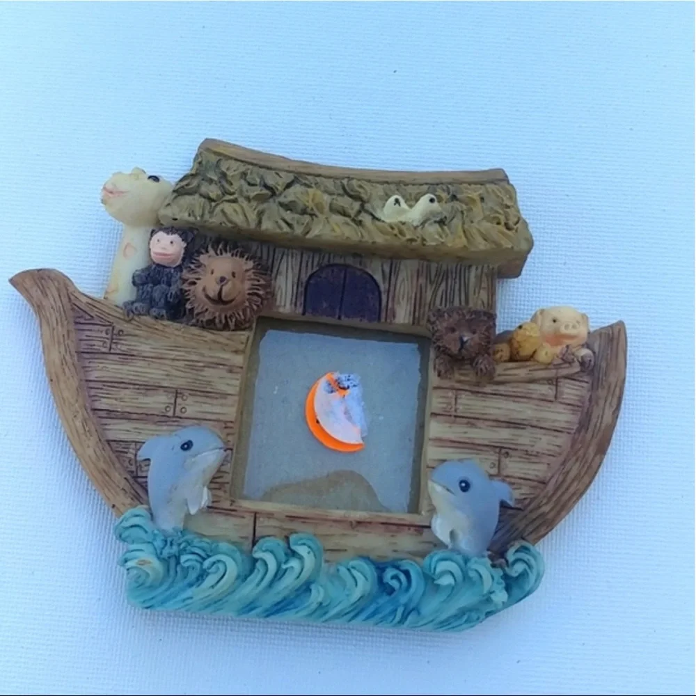4/$15 🌻 Noah’s Ark Mini Picture Frame
